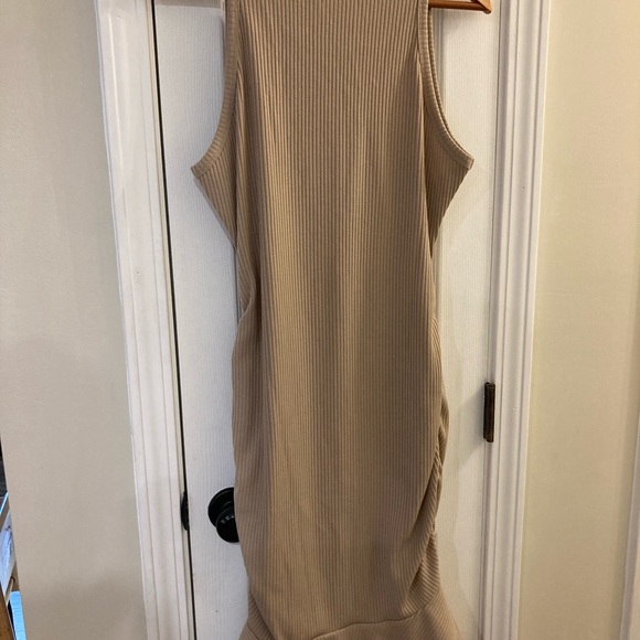 NWOT Ribbed curvy fitted tank dress with ruffled bottom beige XXL - Picture 7 of 8